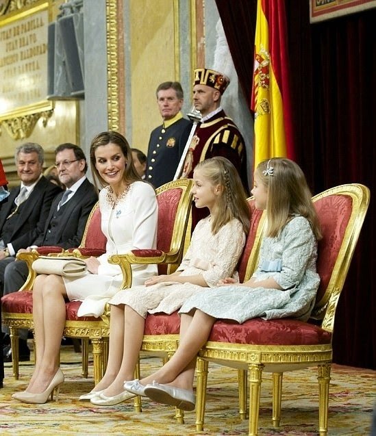 La reina Letizia y las infantas Leonor y Sofía, en la proclamación de Felipe VI.