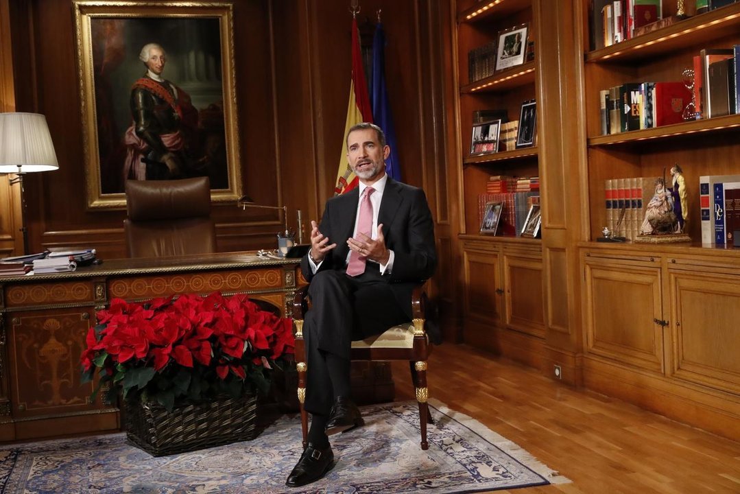 Vista del despacho de Felipe VI durante el discurso de Nochebuena.