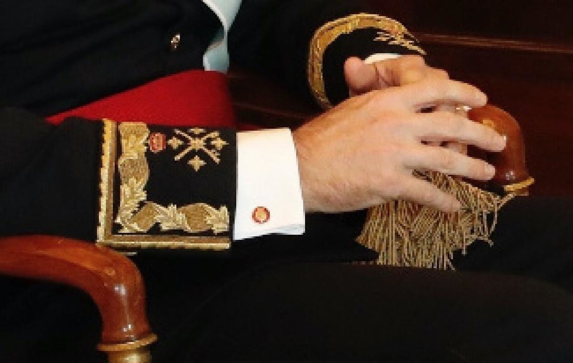Gemelos de Felipe VI con su escudo de armas.